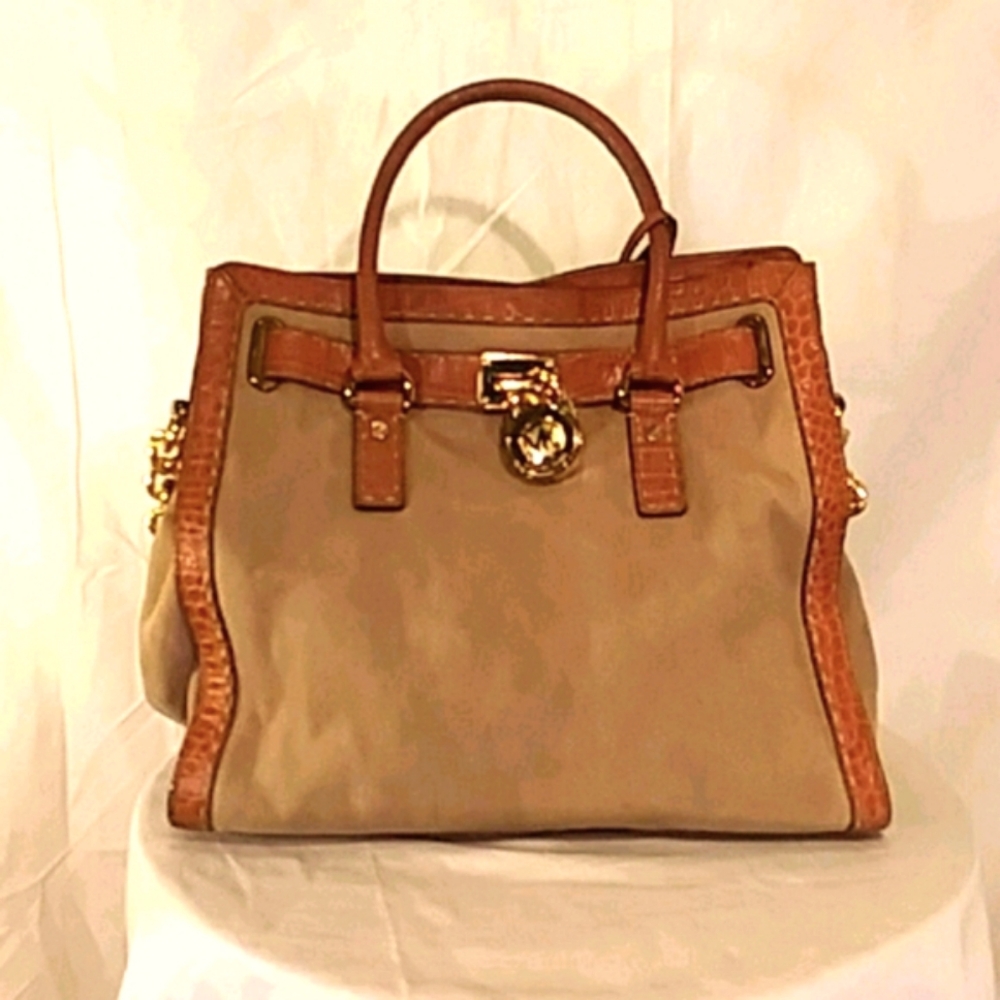 🔥Beautiful Like New Michael Kors Shoulder bag